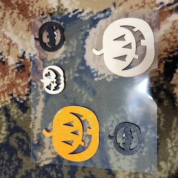 Halloween Decor bundle Pumpkins, garland, garden flag, Vintage Pillsbury book - Picture 6 of 9